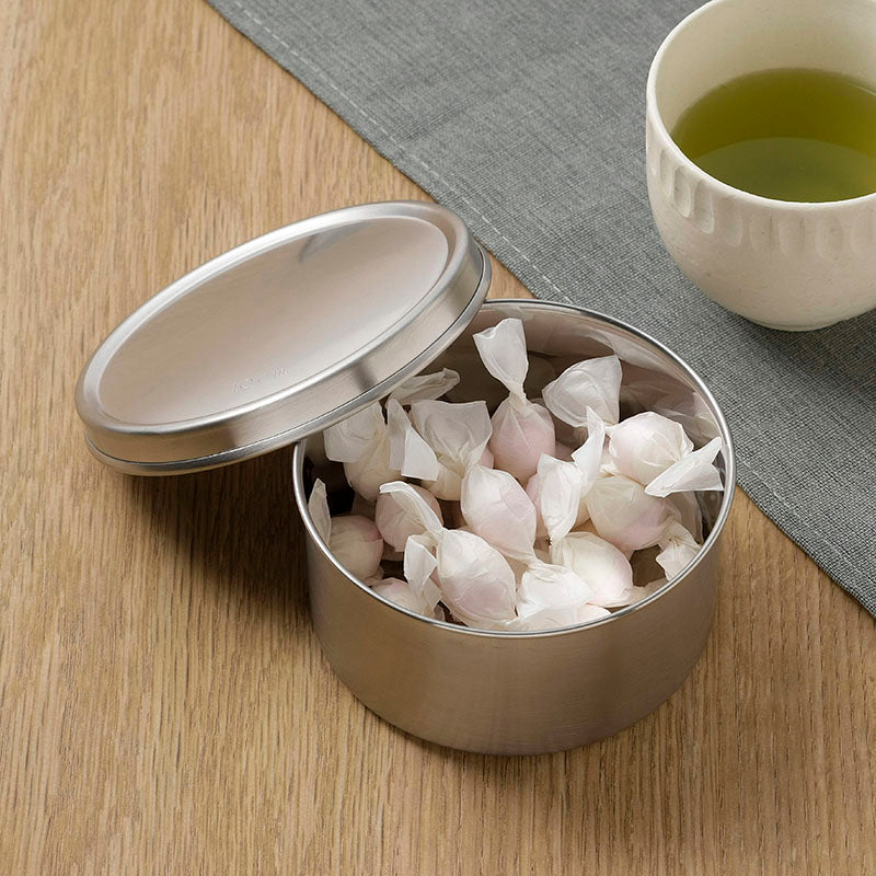 GraSUS Stacking Tin 10 cm, Stainless 10 cm Stacking Tin With a Drop-On Lid for Tea Bags or Coffee Creamers That Is Rust-Resistant and Stacks, 400 mL, Made in Japan in Tsubame-Sanjo, 11 x 11 x 5.4 cm and 146 g, Stainless