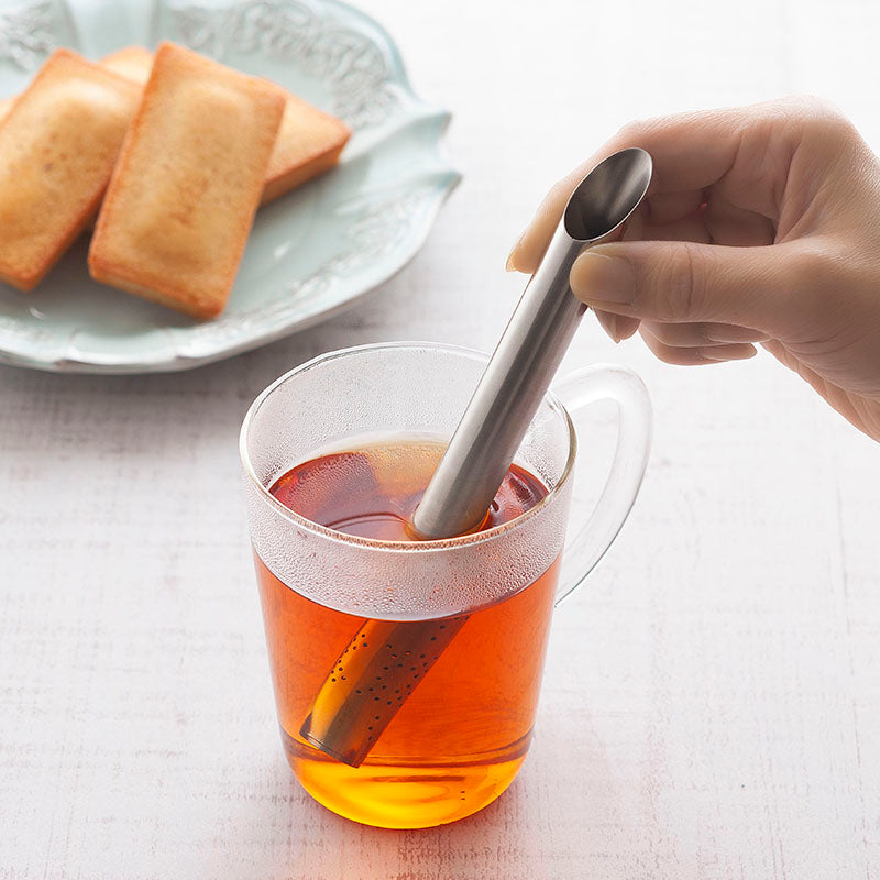 GraSUS Tea Muddler, Slim Stainless Tea Muddler That Scoops Leaves and Goes Straight Into the Hot Water to Stir Like a Stick, Tip Comes Off to Empty Leaves, 17.2 cm, Dishwasher Safe, Made in Japan, 1.6 x 17.2 x 1.6 cm and 27 g, Stainless