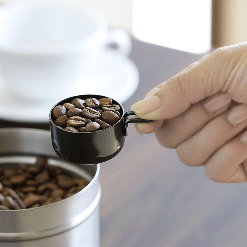 GraSUS Black 10 g Measure, Short Black Stainless Measure for One Cup of Coffee, About 10 g Levelled, Fits in a Canister, Colour Formed on the Steel So It Lasts, Dishwasher Safe, Made in Japan, 6.1 x 4.2 x 2.4 cm and 20 g, Black