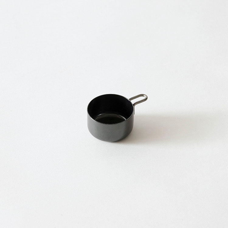 GraSUS Black 10 g Measure, Short Black Stainless Measure for One Cup of Coffee, About 10 g Levelled, Fits in a Canister, Colour Formed on the Steel So It Lasts, Dishwasher Safe, Made in Japan, 6.1 x 4.2 x 2.4 cm and 20 g, Black