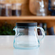 GraSUS Shatter-Resistant Coffee Server 400 mL, Clear Coffee Server With a Lid That Looks Like Glass but Is Light and Hard to Break, Volume Marks and a No-Drip Spout, 400 mL, Microwave Safe, 14.2 x 10.7 x 10.5 cm and 160 g, Clear