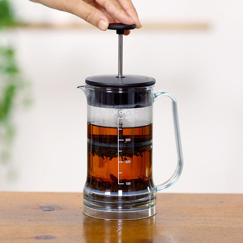 GraSUS Shatter-Resistant French Press, Light Clear French Press That Is Hard to Break With a Removable Base for Easy Cleanup, Fine Metal Filter for Full Flavor, Also Brews Tea, Dishwasher Safe, Made in Japan, 12.5 x 8.6 x 17 cm and 215 g, Clear