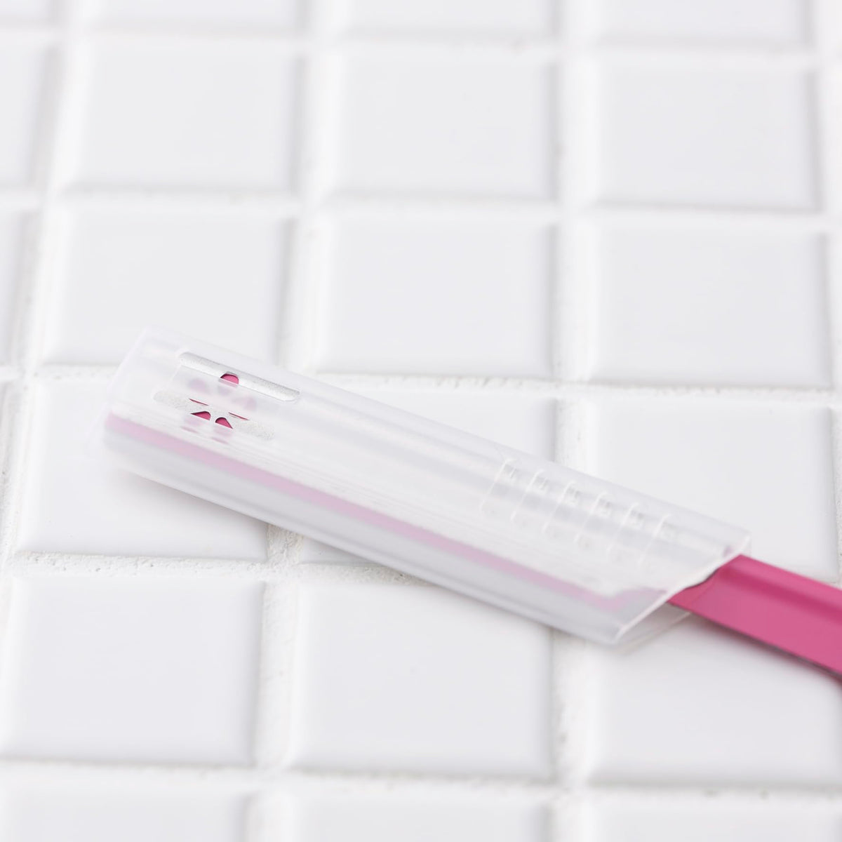 KAI Beauty M Face and Brow Razors, Guardless Single-Blade L-Shaped Disposable Razors with Antibacterial Caps, Box of 10, 20 or 30, Made in Japan