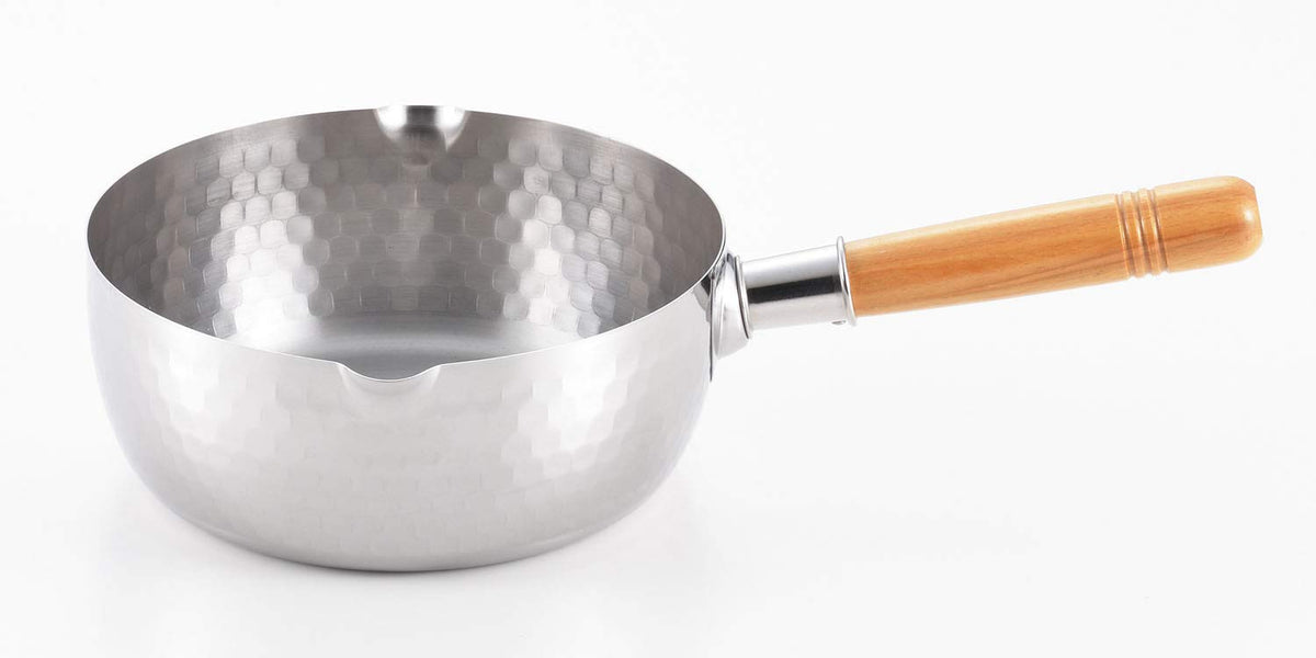 Yoshikawa Nichinichi Dogu Stainless Steel Yukihira Saucepan 20 cm with Measuring Marks, Two Spouts and Wood Handle, Gas and IH Compatible, Made in Japan