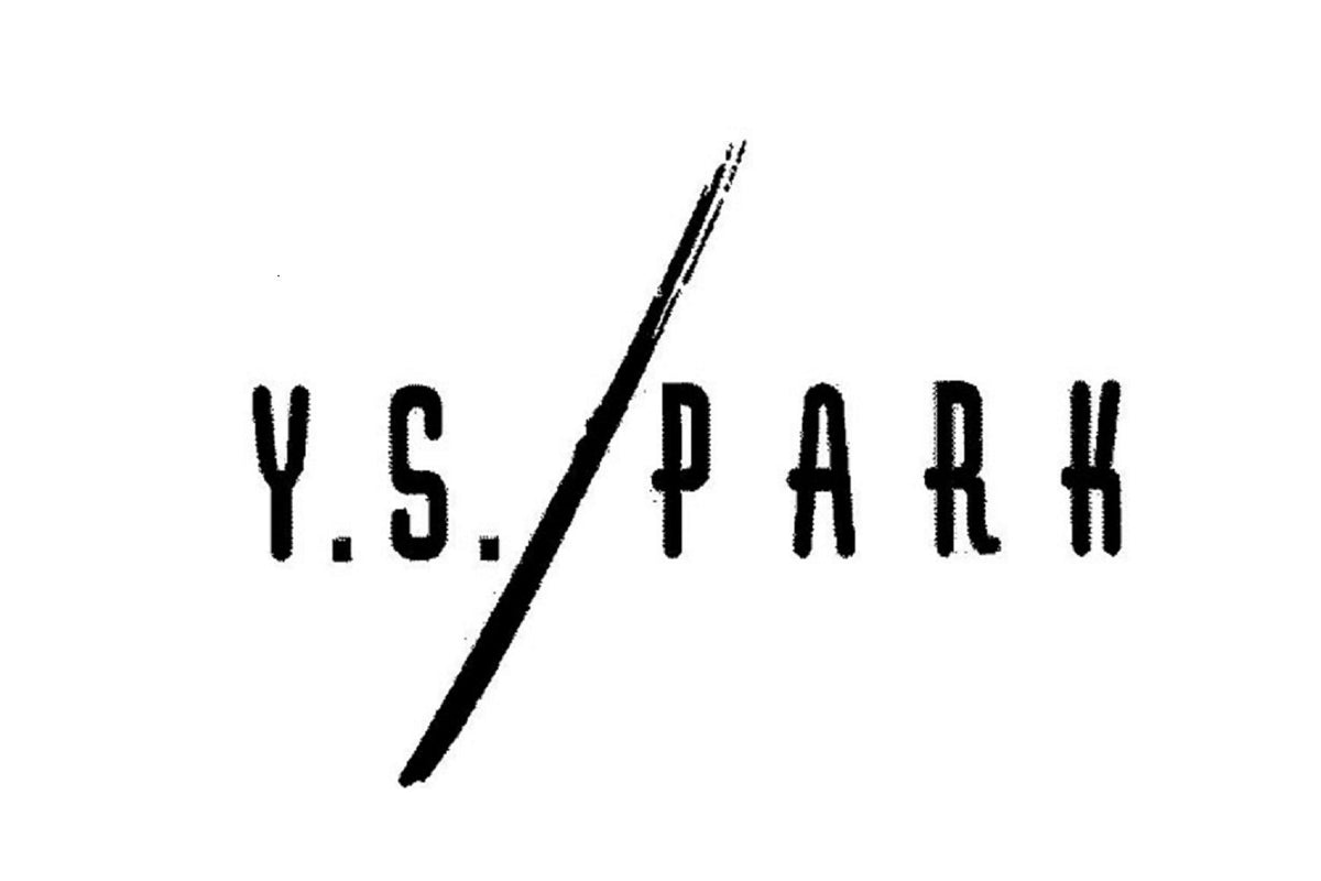 Y.S. Park YS-333 Extra-Long-Cutting-Comb 9-Inch Round-Tooth Red