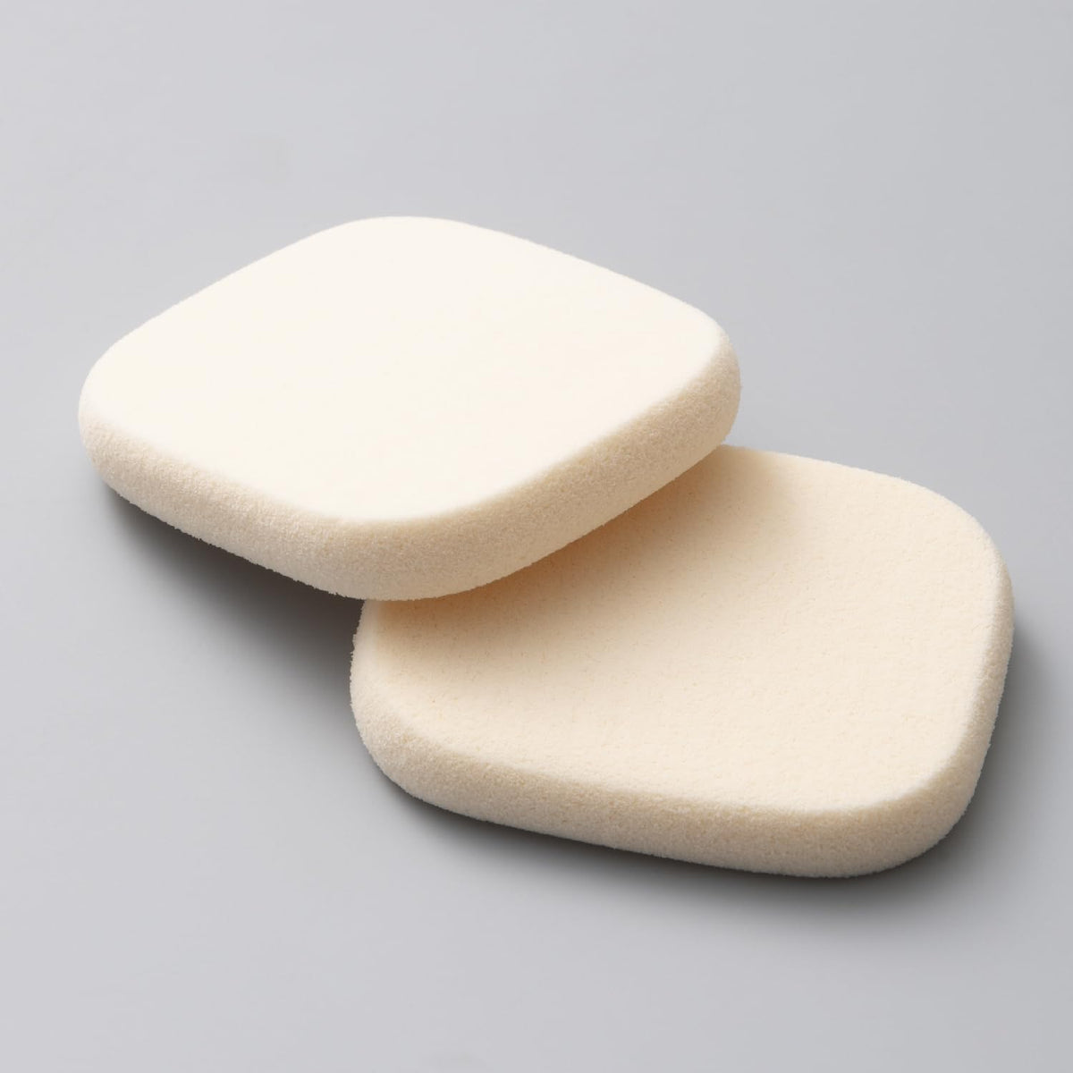 KAI KQ Series Washable Powder Foundation Puff, Rectangular Squalane-Moisturised Dirt-Releasing Sponge Puffs, Set of 2