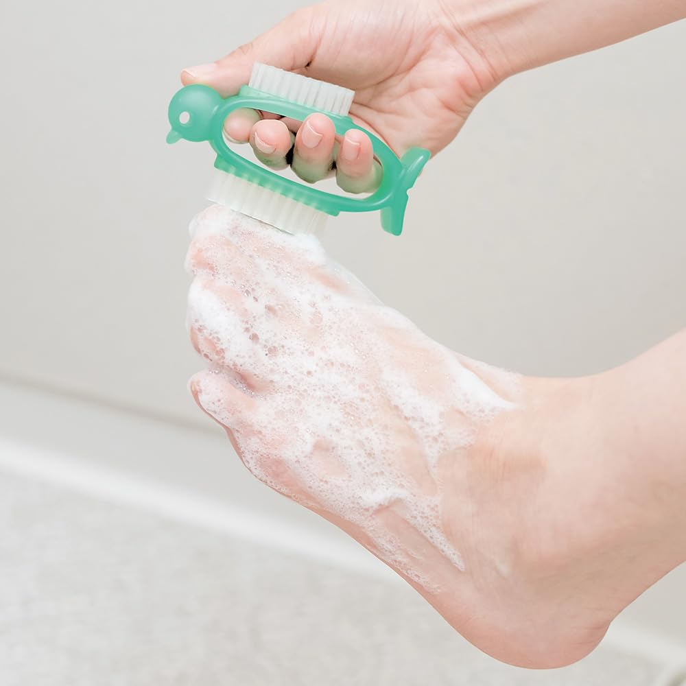 Azuma Nail Care Penguin Dual Brush, Green, Hand and Nail Washing Brush with Two Bristle Types