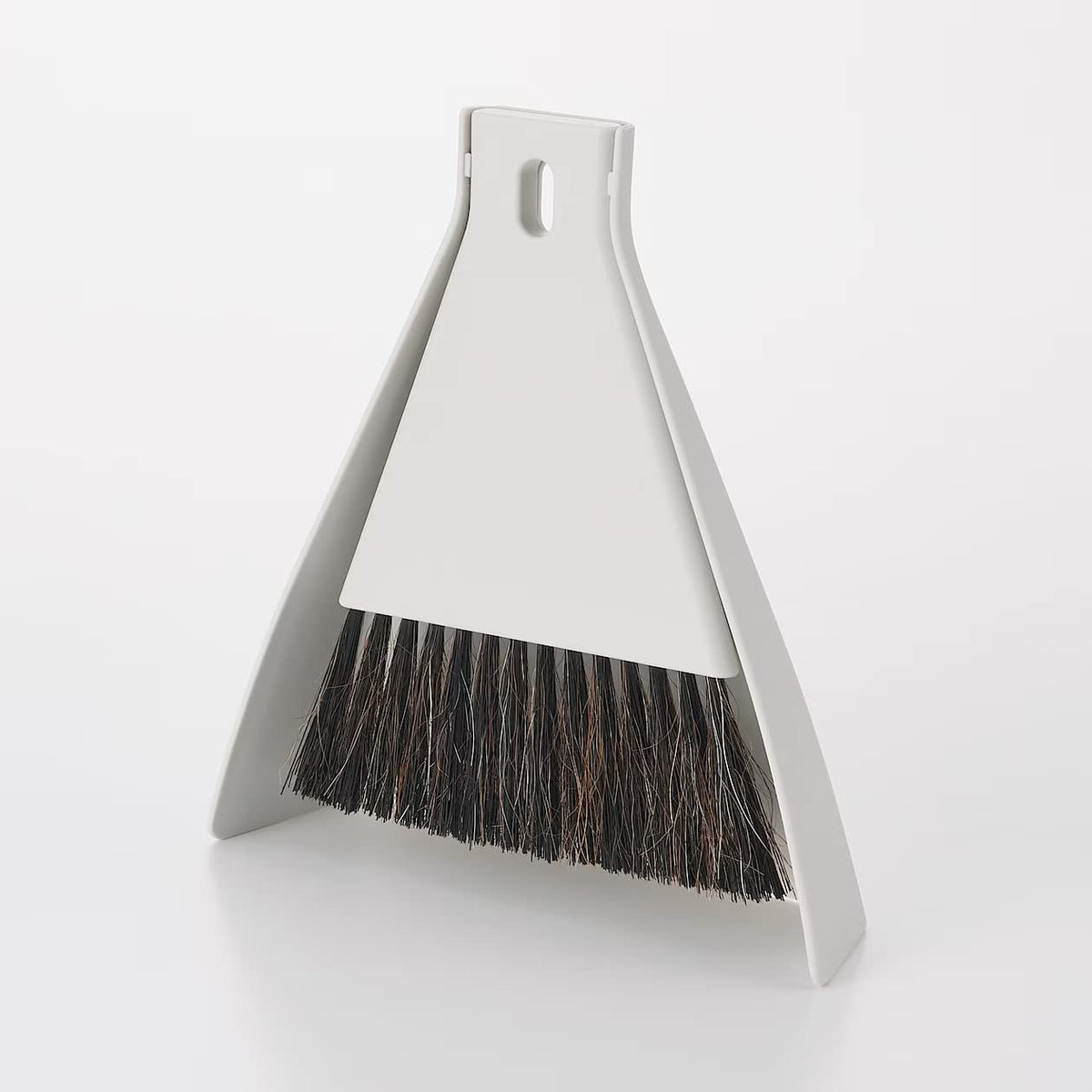 MUJI Desktop Broom with Dustpan, Compact Self-Standing Set with Horsehair Bristles, 16 x 4 x 17 cm and 90 g, White