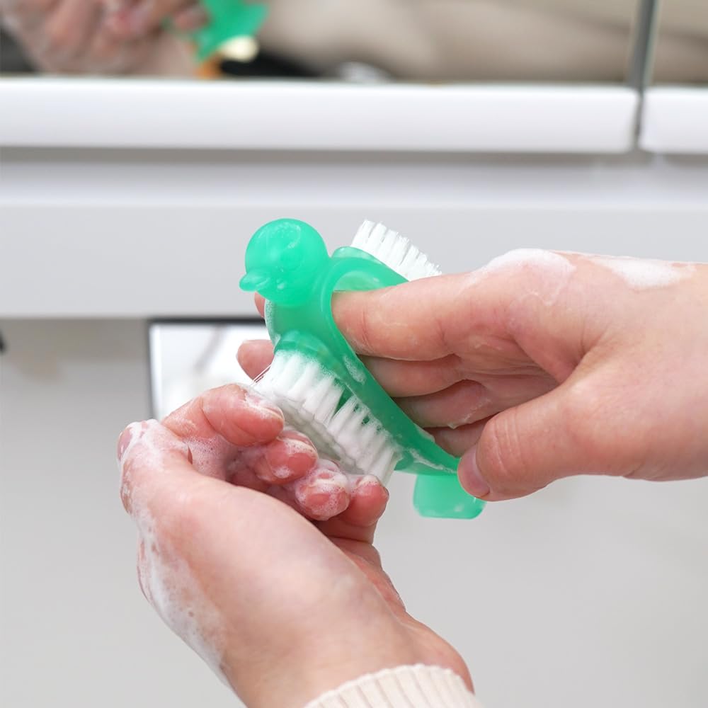 Azuma Nail Care Penguin Dual Brush, Green, Hand and Nail Washing Brush with Two Bristle Types