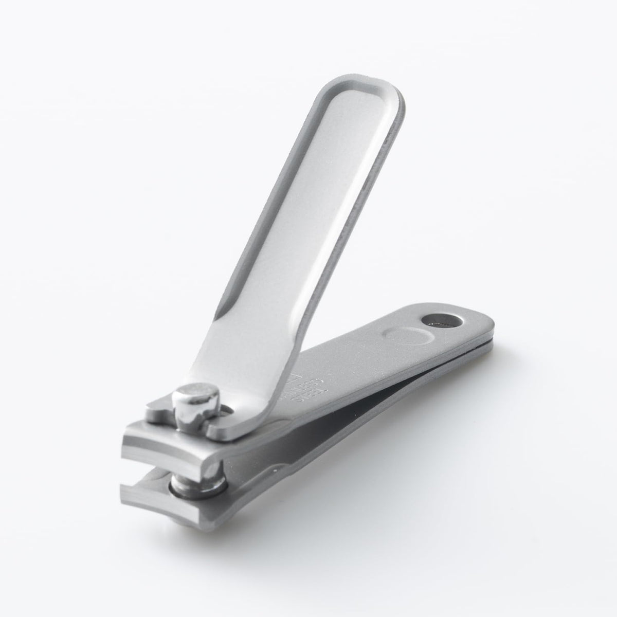 KAI Mini Maru Nail Clipper KQ2200, Ultra-Compact All-Stainless Steel Nail Clipper with Curved Blade