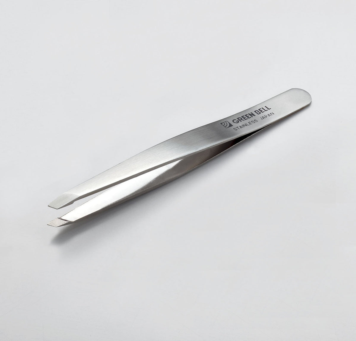 Green Bell Takumi no Waza Slant-Tip Tweezers G-2151, Forged 18Cr Stainless Steel Tweezers for Brows and Stray Hair, 95 mm, Made in Japan