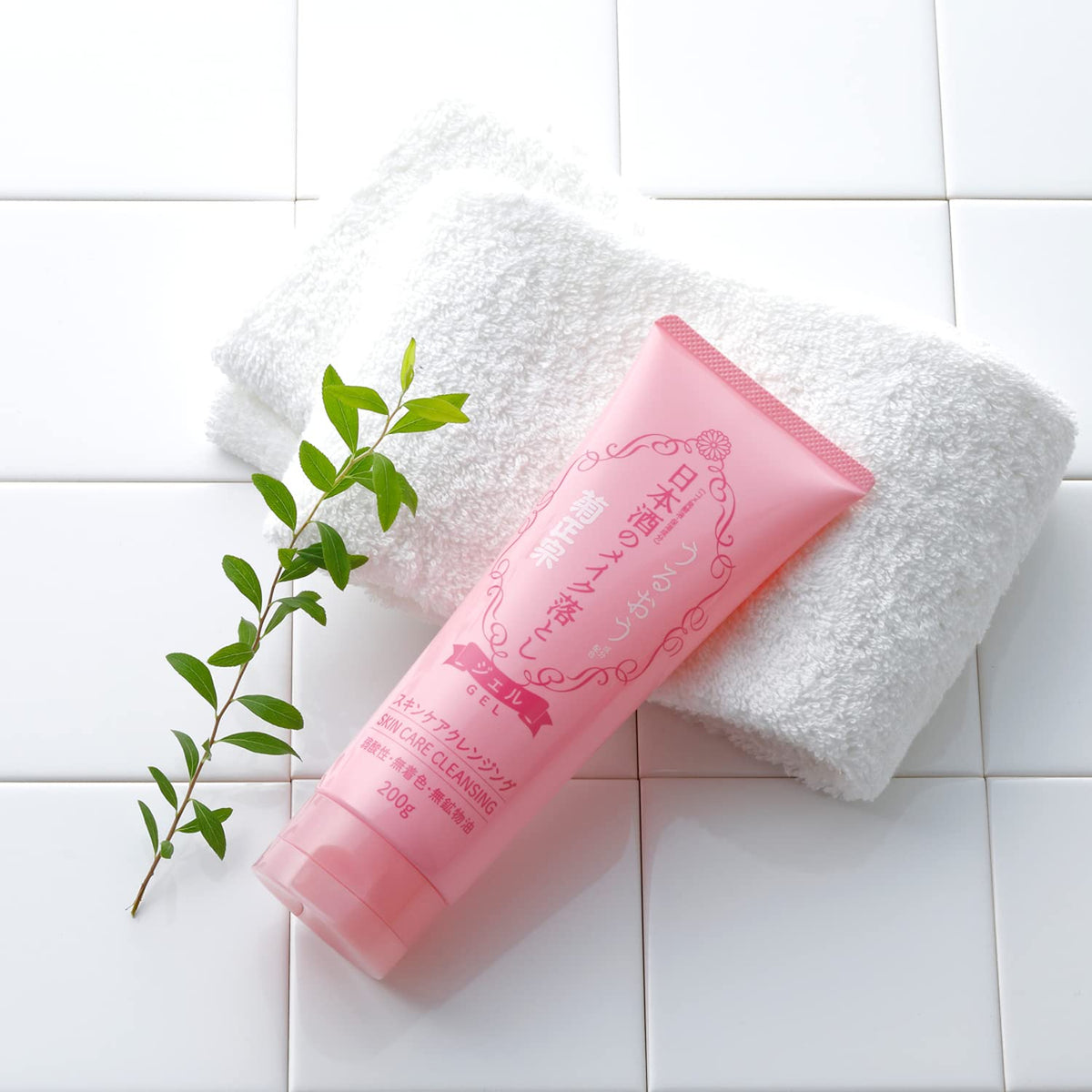 Kikumasamune Sake Skin Care Cleansing Gel Makeup Remover with Rice Ferment and Squalane, Weakly Acidic, 200 g, One or Two Tubes