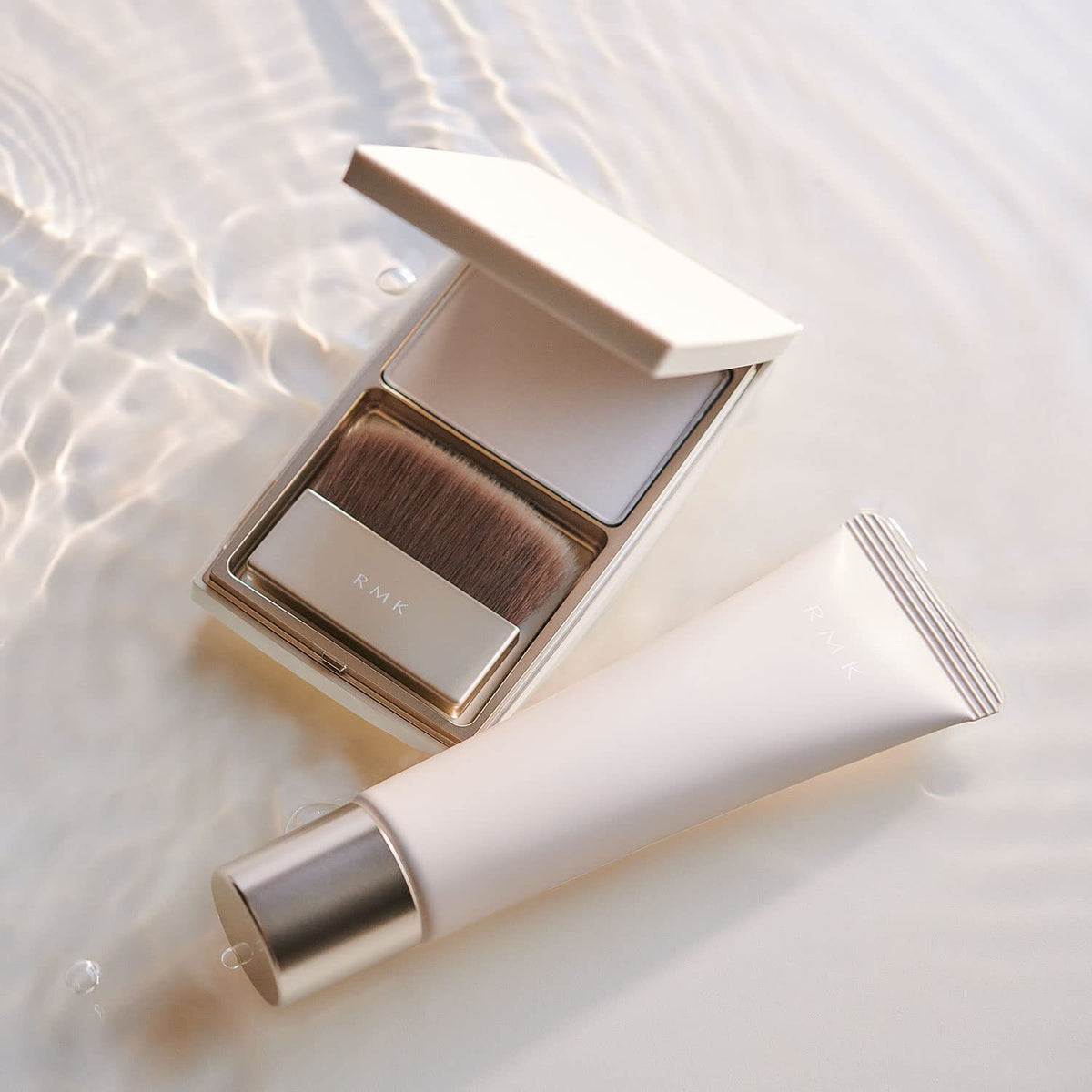 RMK Silk Fit Setting Powder, Transparent Pressed Setting Powder with Case and Brush or Refill