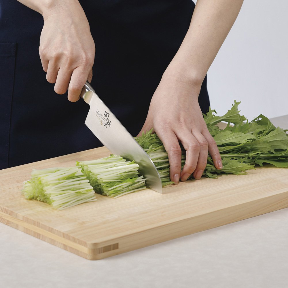 KAI Seki Magoroku Mokuren Triple-Layer Santoku Knife 165 mm