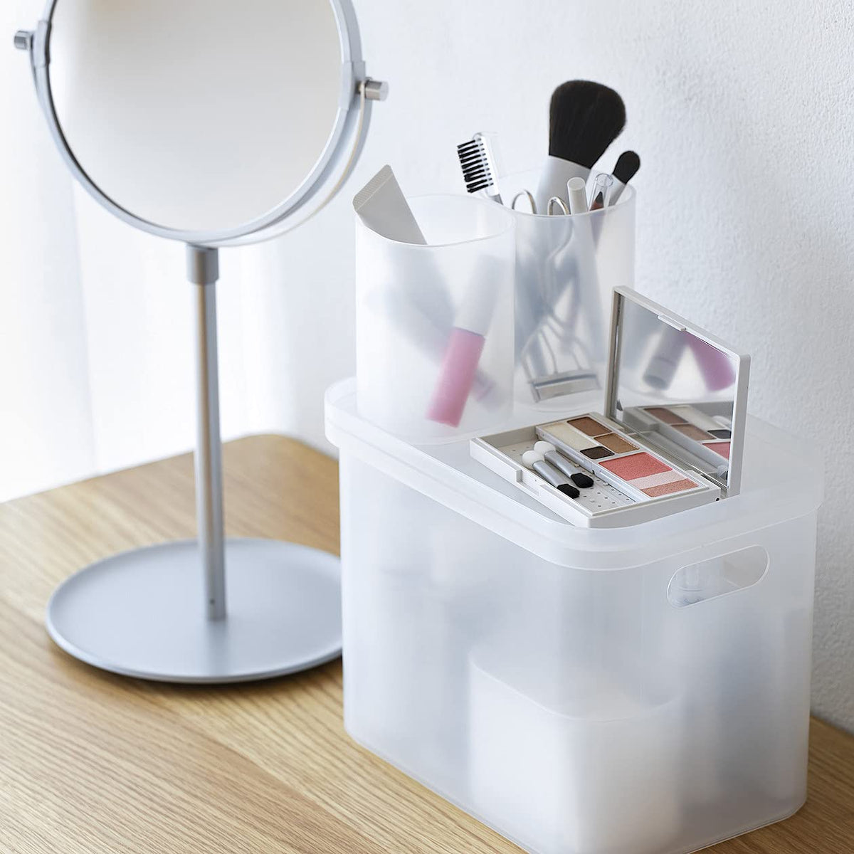 MUJI Aluminium Compact Mirror with Tray Base, Tilting Round Standing Mirror in Large (20.5 x 18 x 40-51 cm) or Small (17 x 14 x 27 cm)