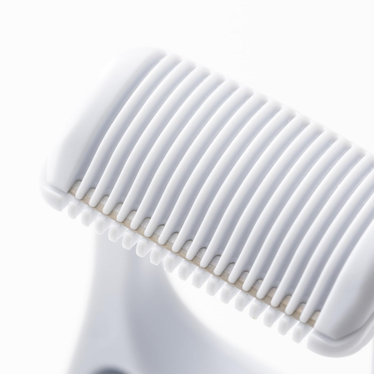 KAI GA0153 Sensitive Razor for the VIO Line, Safety Razor with Hidden Blade and Window to Check the Blade, Compact and Light