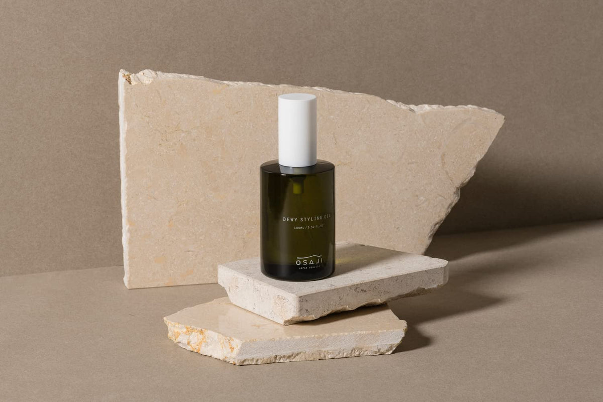 OSAJI Dewy Styling Oil 100 ml, Silicone-Free Hair Oil for Frizz, Shine and Hold with a Light Spreading Texture and Floral Woody Scent