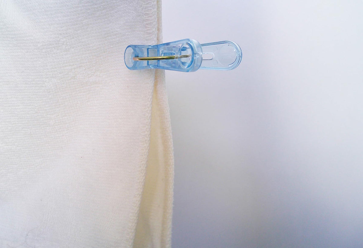 Ohe UV-Resistant Polycarbonate Laundry Pegs, 14 Pieces with Round Tips and Steel Springs, 5.5 x 3.4 x 1.3 cm Each, Blue