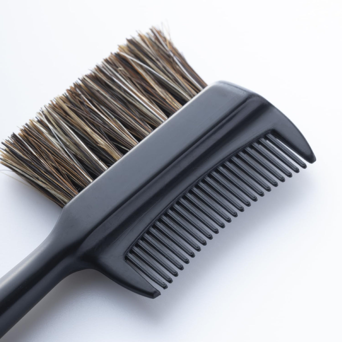 KAI Eyebrow Brush with Comb HL0304, Black Brow Brush and Comb in One for Brow Care and Trimming, 160 mm
