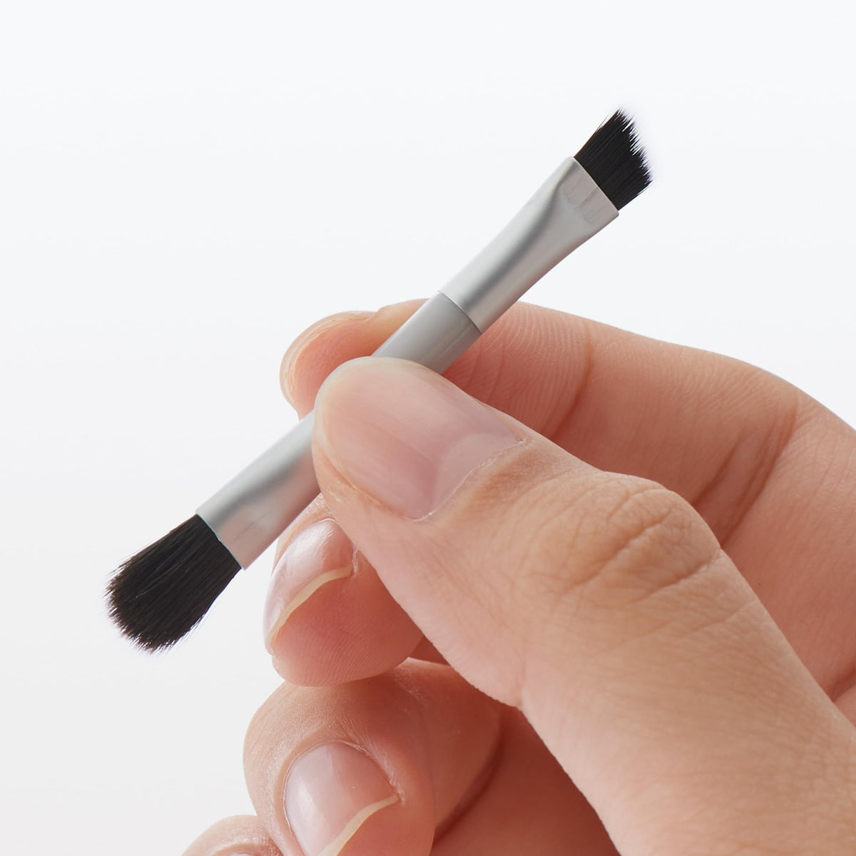 MUJI Double-Ended Eyebrow Brush for Compact Cases, Synthetic Bristles with Aluminium Ferrule OGB55A1A