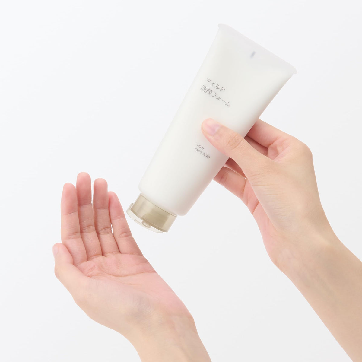 MUJI Mild Face Soap Facial Cleansing Foam, Fragrance-Free Face Wash with Hyaluronic Acid and Ceramide, 150 g and 220 g Tubes