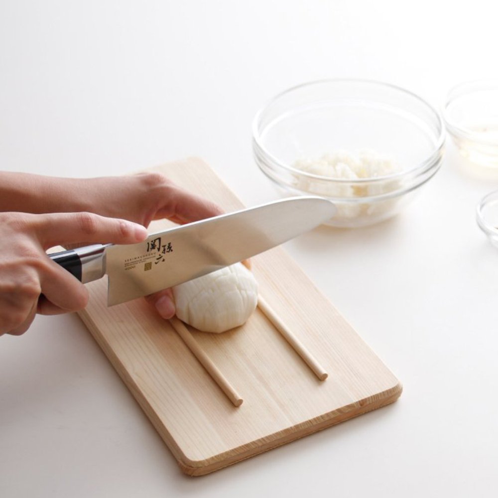KAI Seki Magoroku Mokuren Triple-Layer Santoku Knife 165 mm