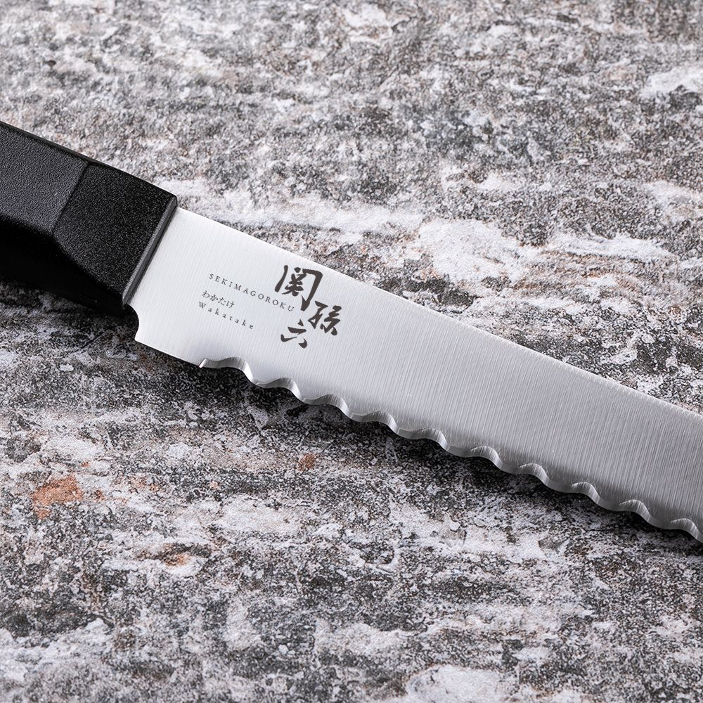 KAI Seki Magoroku Wakatake Bread Knife 210mm, Seki Magoroku Wakatake Bread Knife 210mm 32 x 338 x 18 mm, 84 g, Made in Japan, 3.2 x 33.8 x 1.8 cm and 84 g, Standard