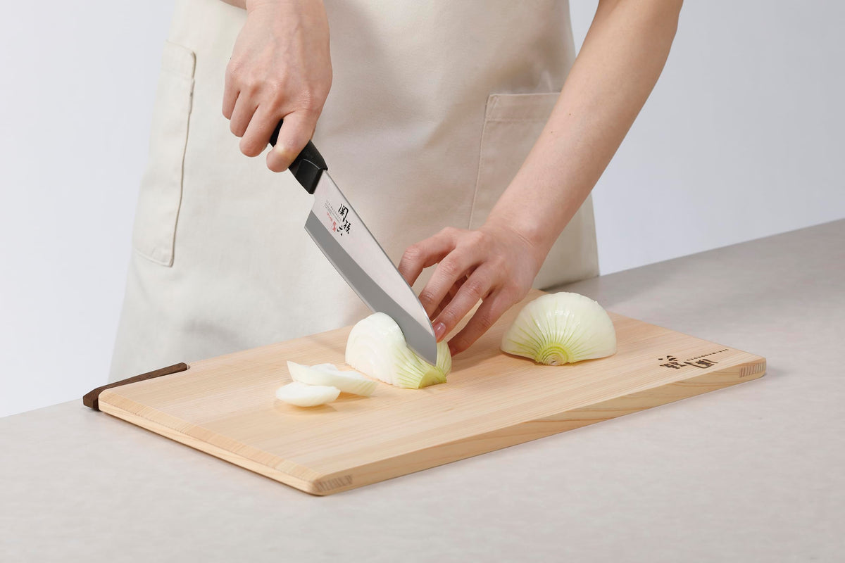 KAI Seki Magoroku Moegi Stainless Three-Layer Santoku Knife 165 mm (AE2900)
