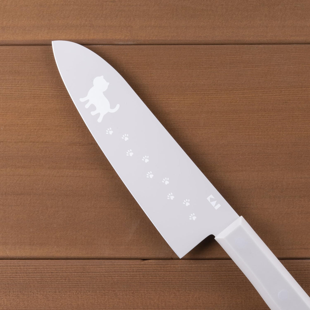 KAI Nyammy Cat Santoku Knife 165 mm, Non-Stick Coated Blade, Warm Grey or Black