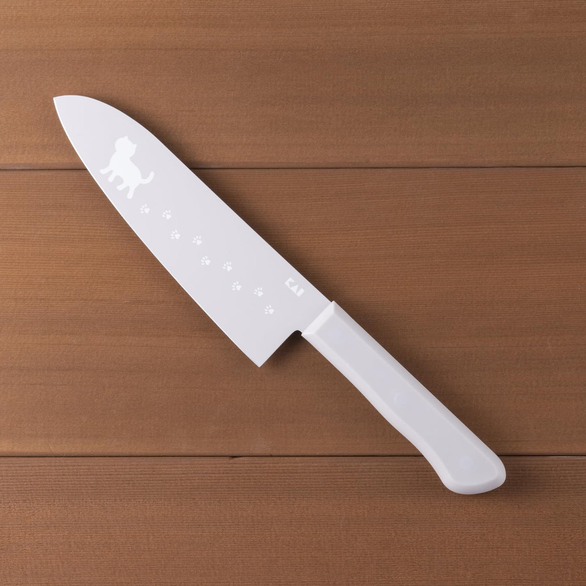 KAI Nyammy Cat Santoku Knife 165 mm, Non-Stick Coated Blade, Warm Grey or Black
