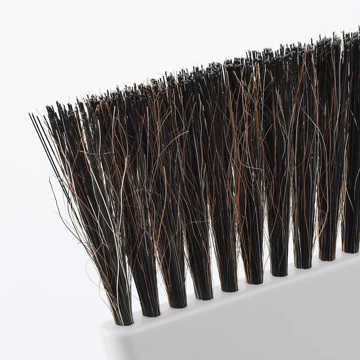 MUJI Desktop Broom with Dustpan, Compact Self-Standing Set with Horsehair Bristles, 16 x 4 x 17 cm and 90 g, White