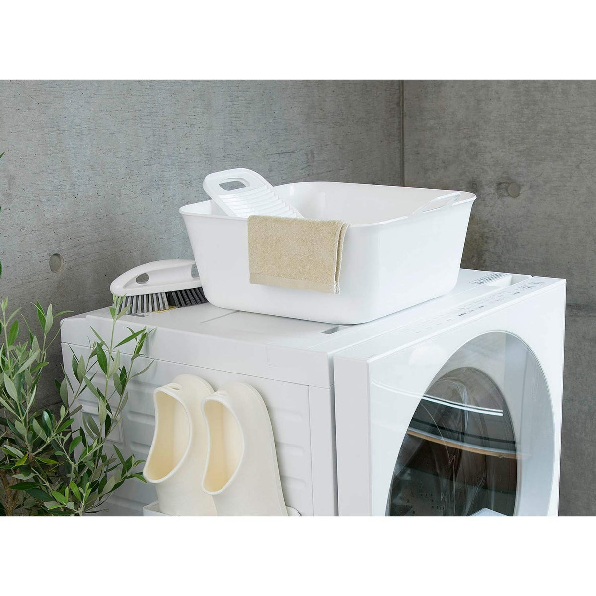 Ohe Arao Laundry Brush, Soft and Firm Bristles on One Brush for Collars, Cuffs and Stains, About 17 x 5.5 x 7.5 cm, White