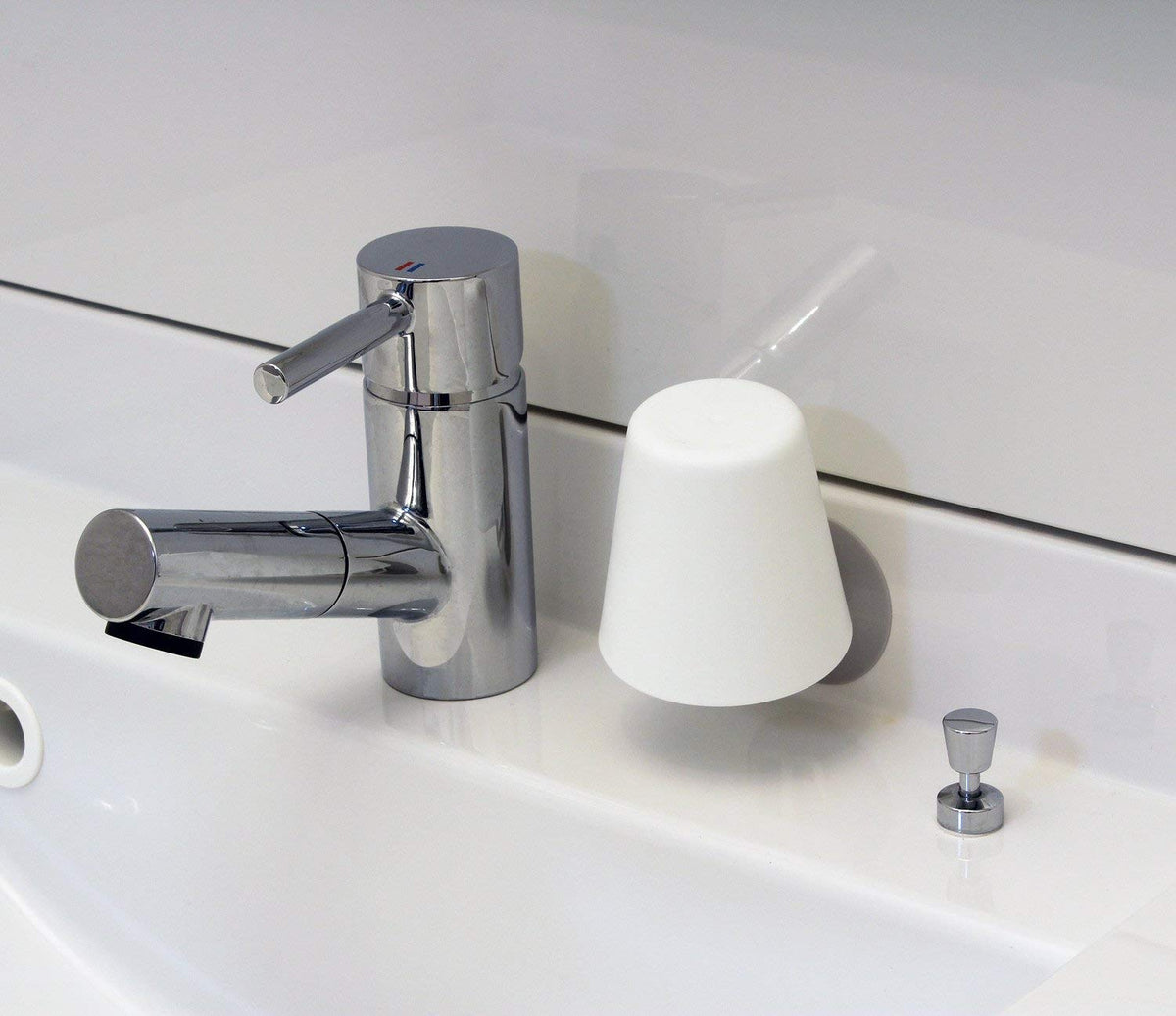 LEC Double Coat Cup Stand, Suction Mounted Floating Cup Holder with 200 ml Cup for Sinks, 7.5 x 8.5 x 10.5 cm, Holds 500 g