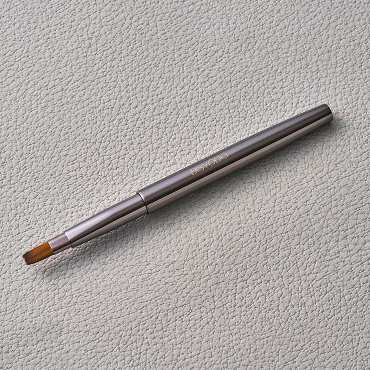 Slide Lip Brush S-519, Shiori Series Retractable Lip Brush with Fine Synthetic Bristles and a Slim Metal Case, 17 cm