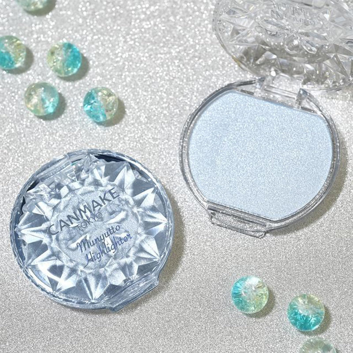 Canmake Munyutto Highlighter, Squishy Raw-Texture Glossy Cream Highlighter That Resists Water, Sweat and Sebum, 3.8 g
