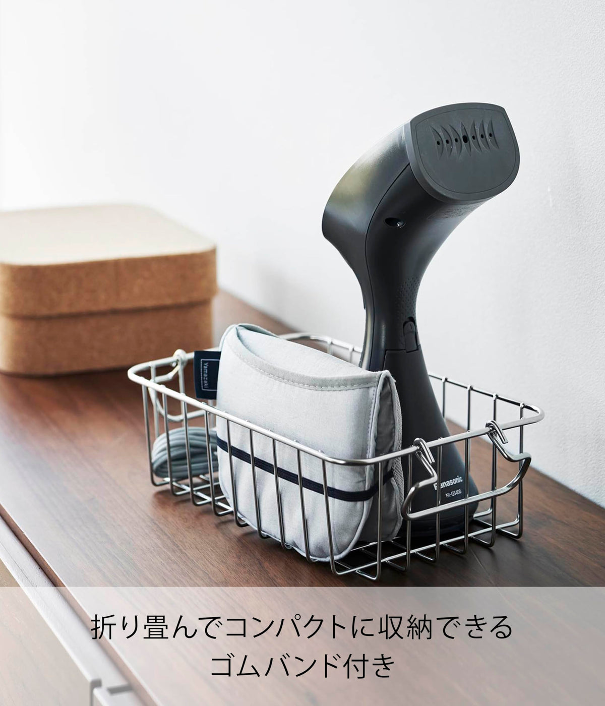 Yamazaki Grippable Iron Mitt, Aluminium-Coated Mitt for Garment Steamers Used on a Hanger, 15.5 x 2.5 x 25 cm and 50 g, Heat Resistant to 200 C