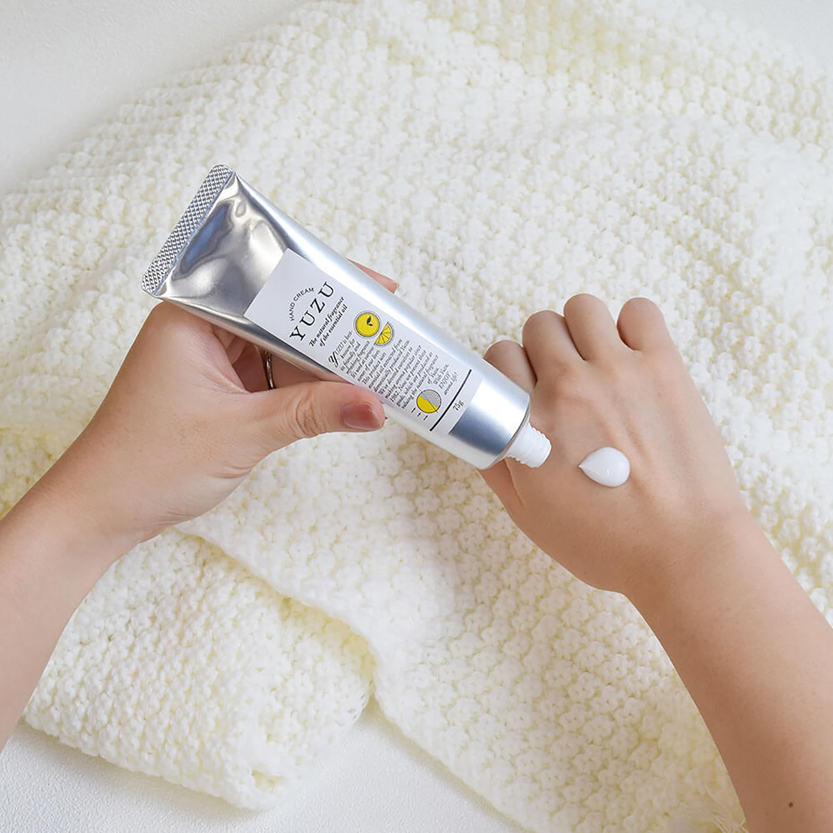 Daily Aroma Kochi Yuzu Hand Cream, 75 g Tube with Yuzu Seed Oil, Yuzu Extract and Shea Butter, Seven-Free Formula, Made in Japan