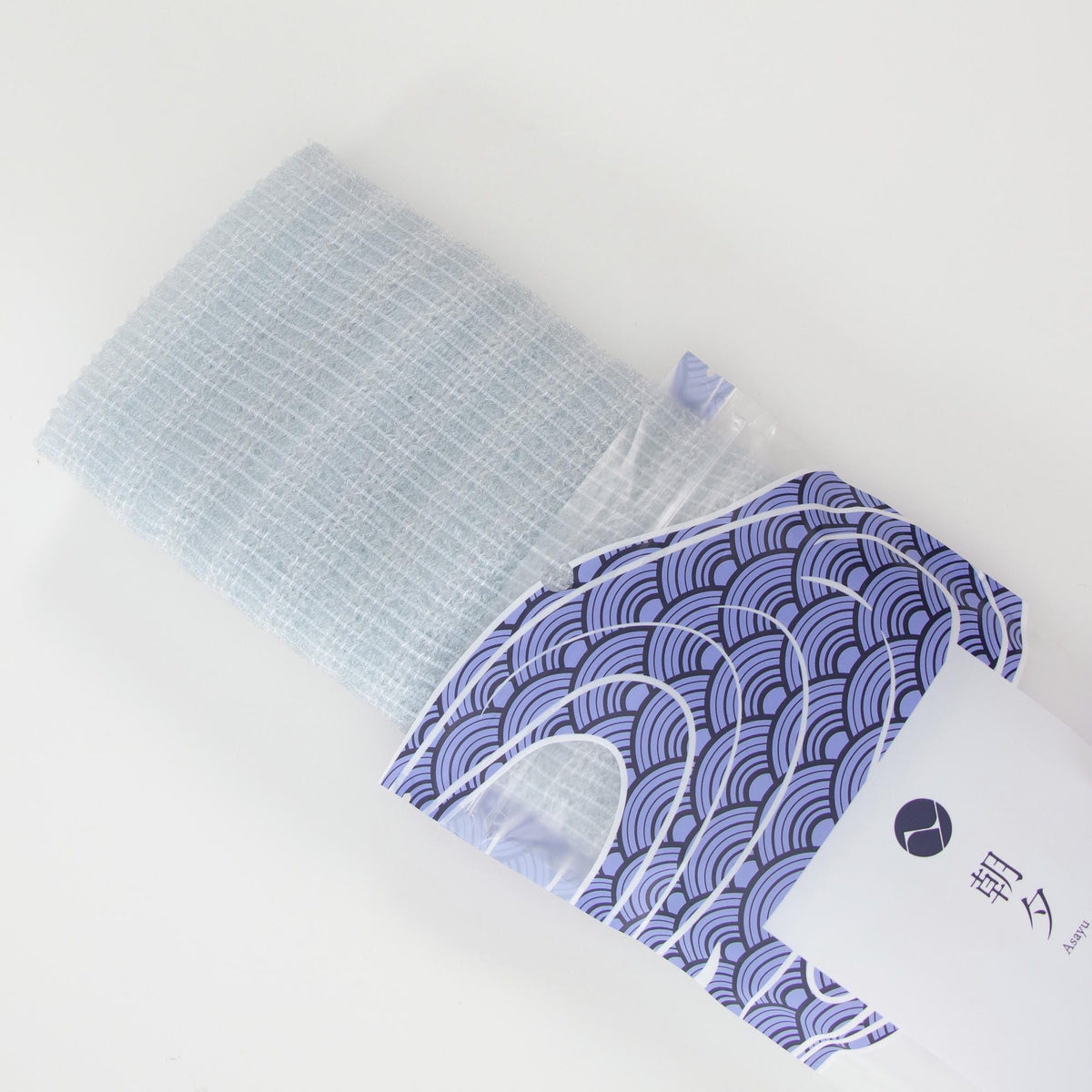 Long Nylon Exfoliating Body Wash Towel, Triple-Weave Wave Pattern for Rich Foam, 101 x 30 cm, Quick-Drying, Made in Japan
