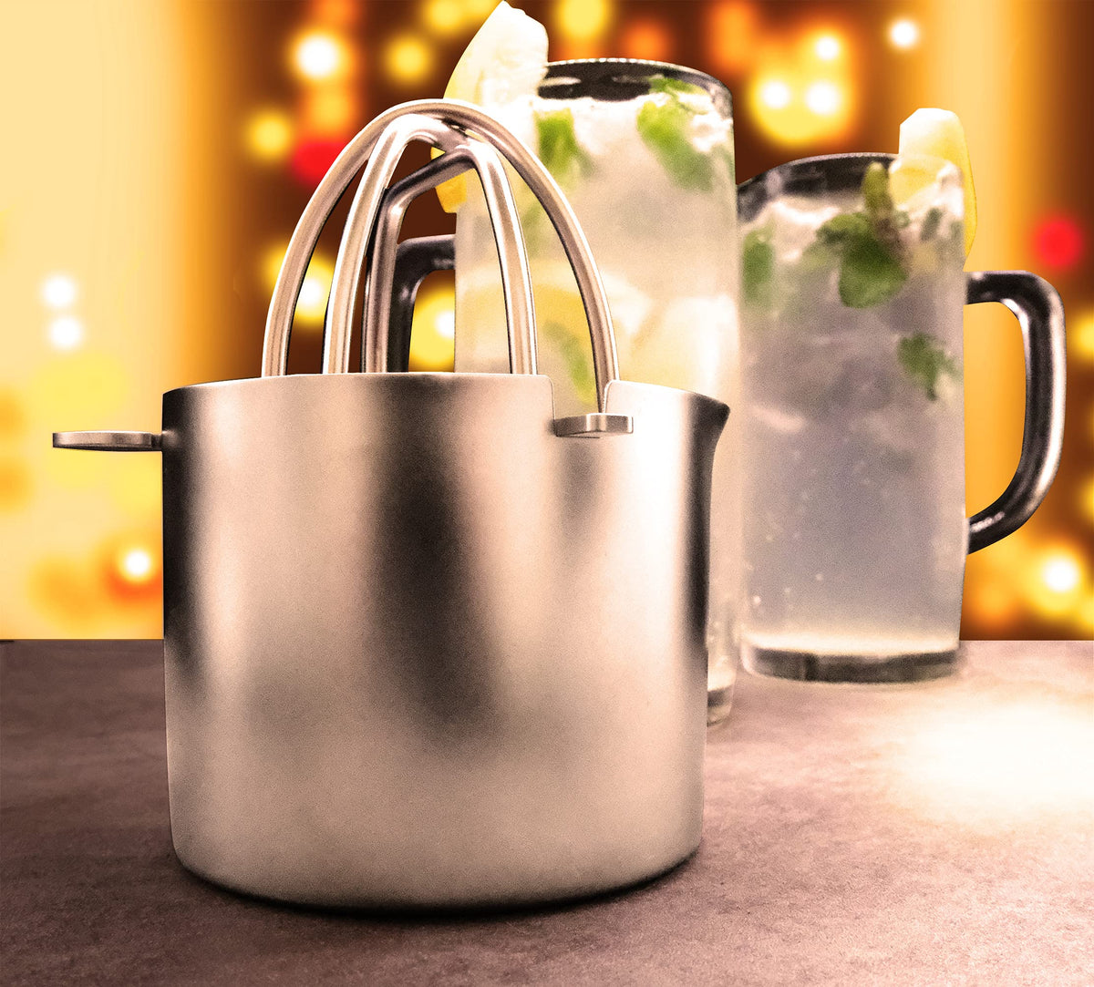 Wadasuke Cibotte Manual Citrus Juicer 4901-0001, 18-8 Stainless Steel Squeezer with Strainer and Spout Cup, Made in Japan