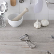 KAI SELECT100 T-Shaped Peeler, SELECT100 T-Shaped Peeler 137 x 68 x 11 mm, 57 g, Made in China, 13.7 x 6.8 x 1.1 cm and 57 g, Standard