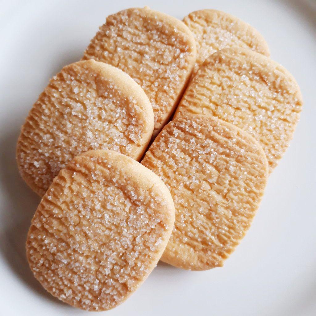 Premium Bourbon Butter Sablé Cookies – 14 Soft Crumbly Pieces