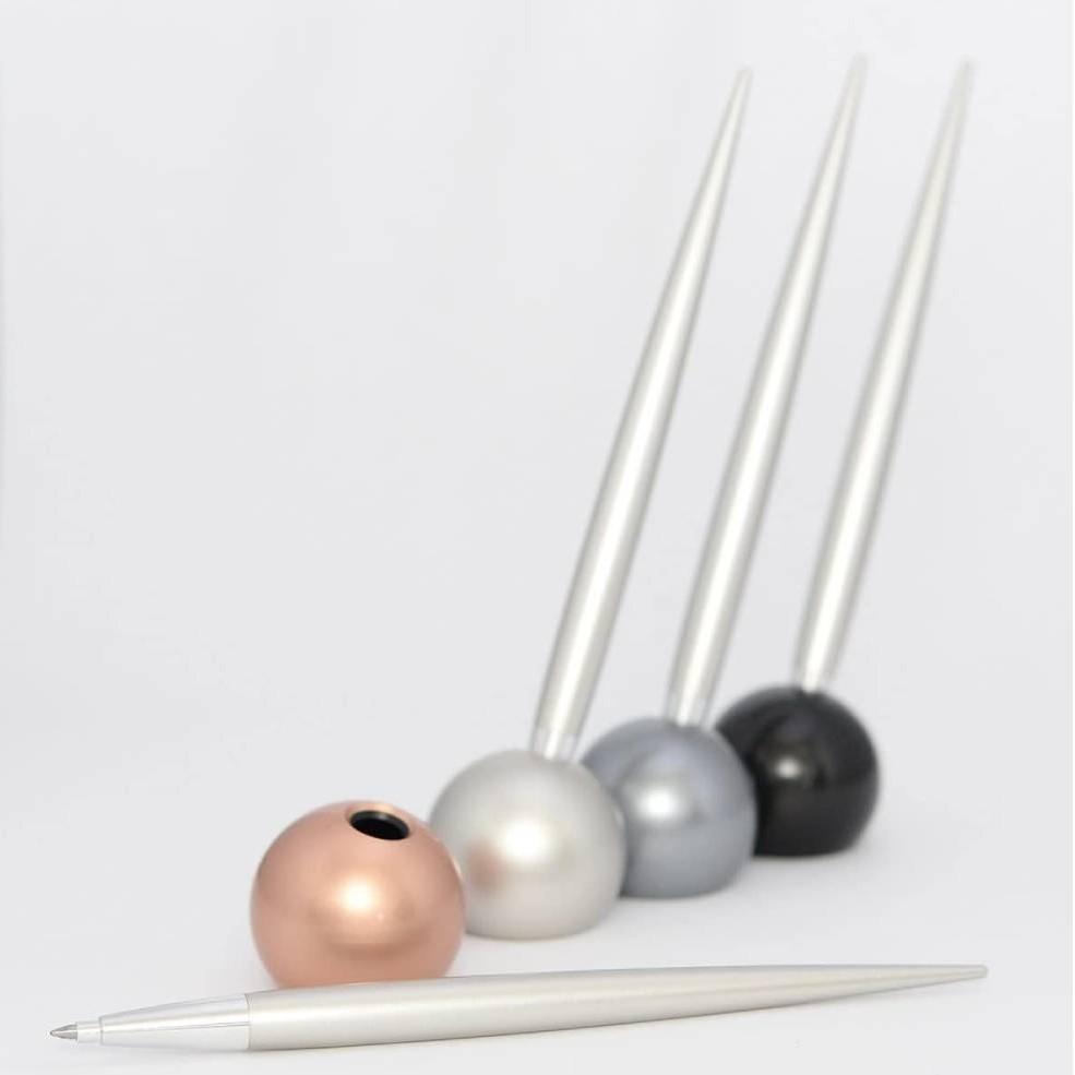 Delight Labo Sand Silver Ballpoint Pen with Elegant Stand Set