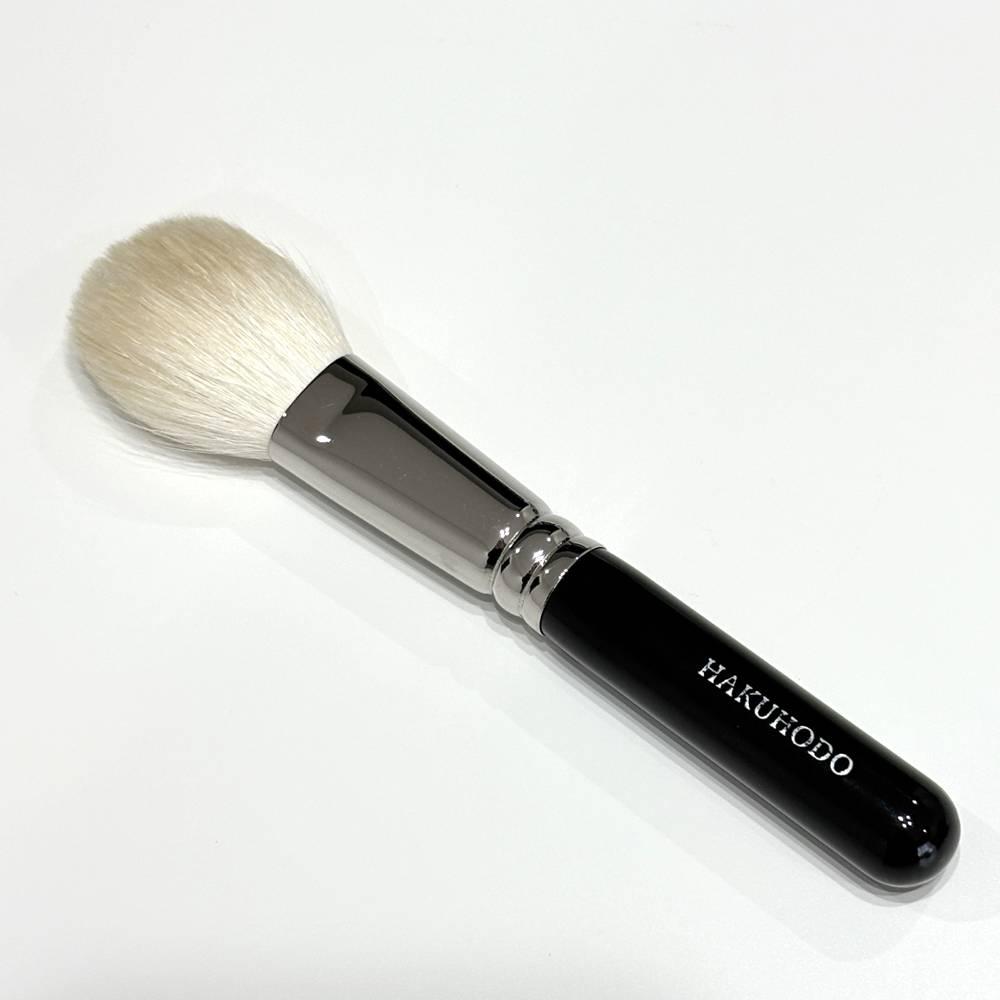 Hakuhodo Japanese Cheek Makeup Brush with Premium Ash Squirrel Hair