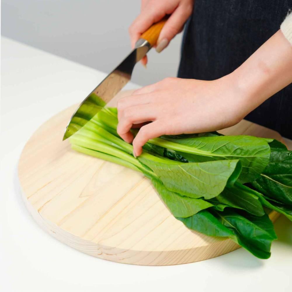 Handcrafted Self-Standing Hinoki Cutting Board with Walnut Base