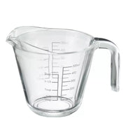 Hario 500ml heat-resistant glass measuring cup with black markings and sturdy handle