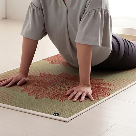 Ikehiko Igusa Tatami Yoga Mat with Lotus Flower Pattern – 185cm