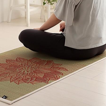 Ikehiko Igusa Tatami Yoga Mat with Lotus Flower Pattern – 185cm