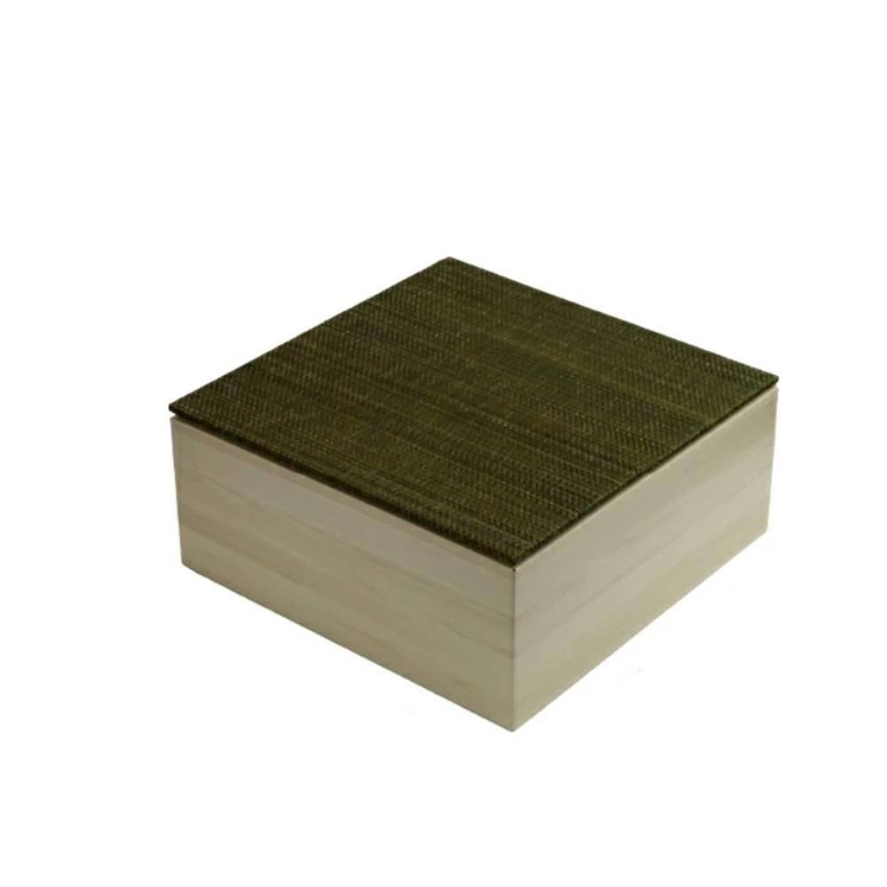 Ikehiko 70cm square authentic Japanese rush grass tatami mat with natural green finish