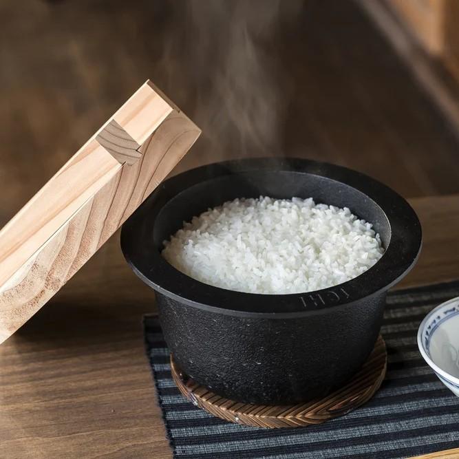 Ikenaga Cast Iron Small Rice Cooker with Wooden Lid