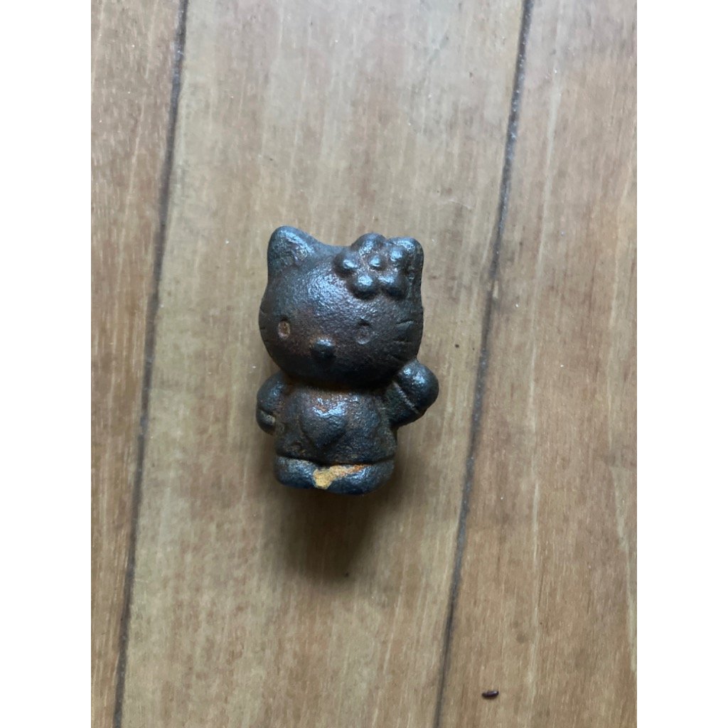 Ikenaga Hello Kitty Cast Iron Ball – Reusable Cooking Iron Supplement